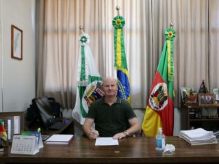 Prefeito Cláudio Alflen reassume o Executivo Municipal